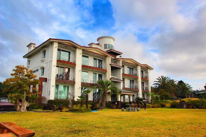 Jeju Land Pension Seogwipo Ngoại thất bức ảnh